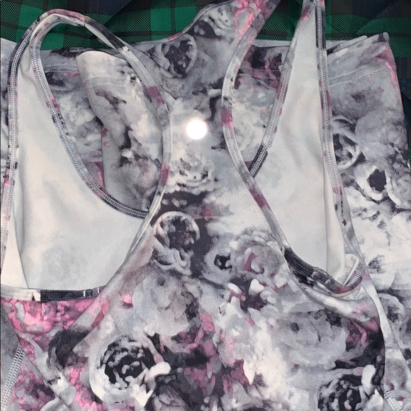 Lulu lemon tank top - Picture 2 of 2